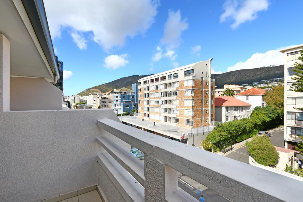 Amalfi On Regent Hotel Cape Town Exterior photo