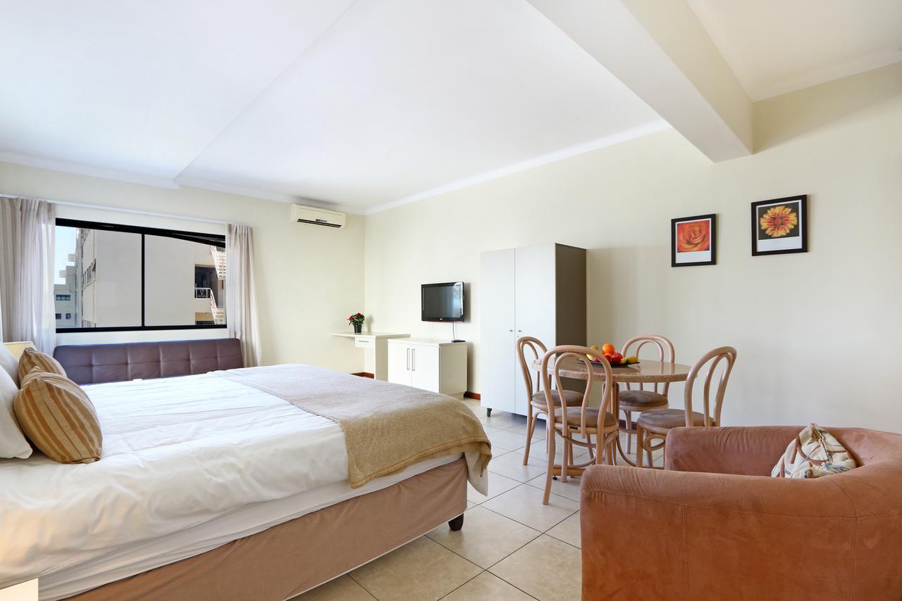 Amalfi On Regent Hotel Cape Town Exterior photo