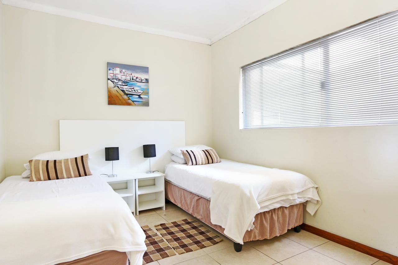 Amalfi On Regent Hotel Cape Town Exterior photo